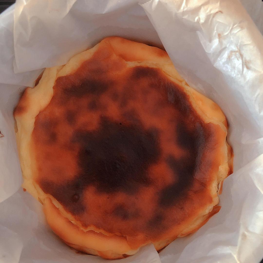 四寸巴斯克芝士蛋糕 搅一搅就可以享受的美味！