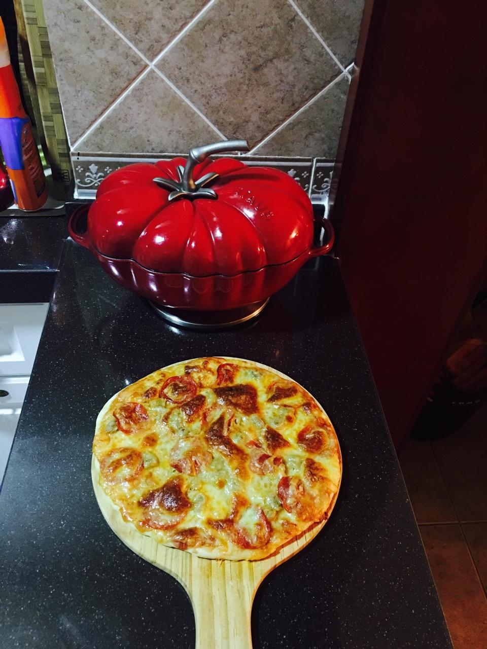 萨拉米薄底披萨 Salami Pizza