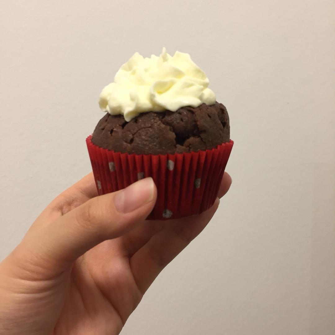 正宗红丝绒cupcake—马斯卡彭奶油霜