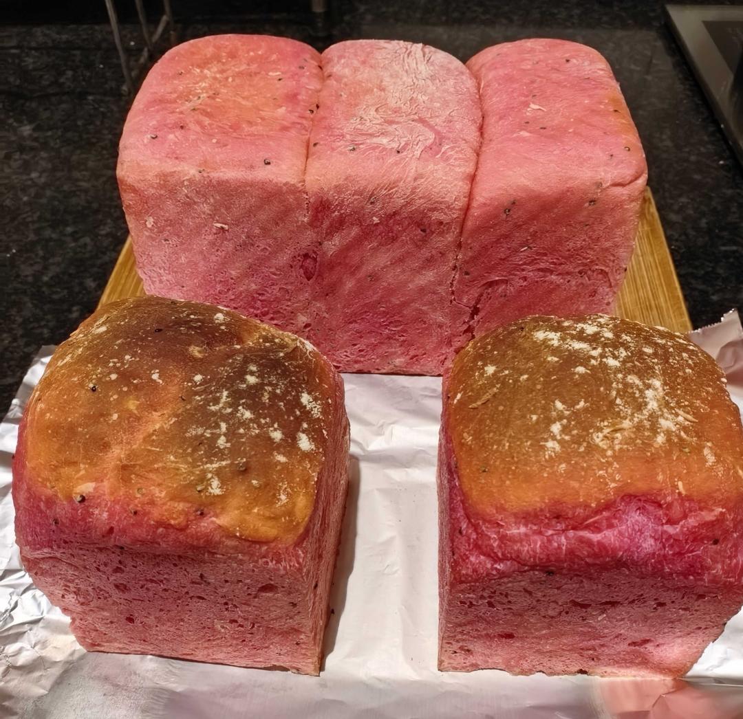 更像欧包的火龙果吐司