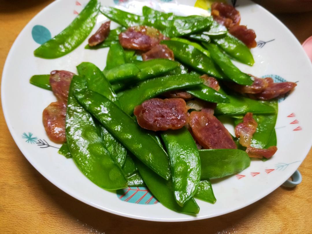 腊肠炒荷兰豆