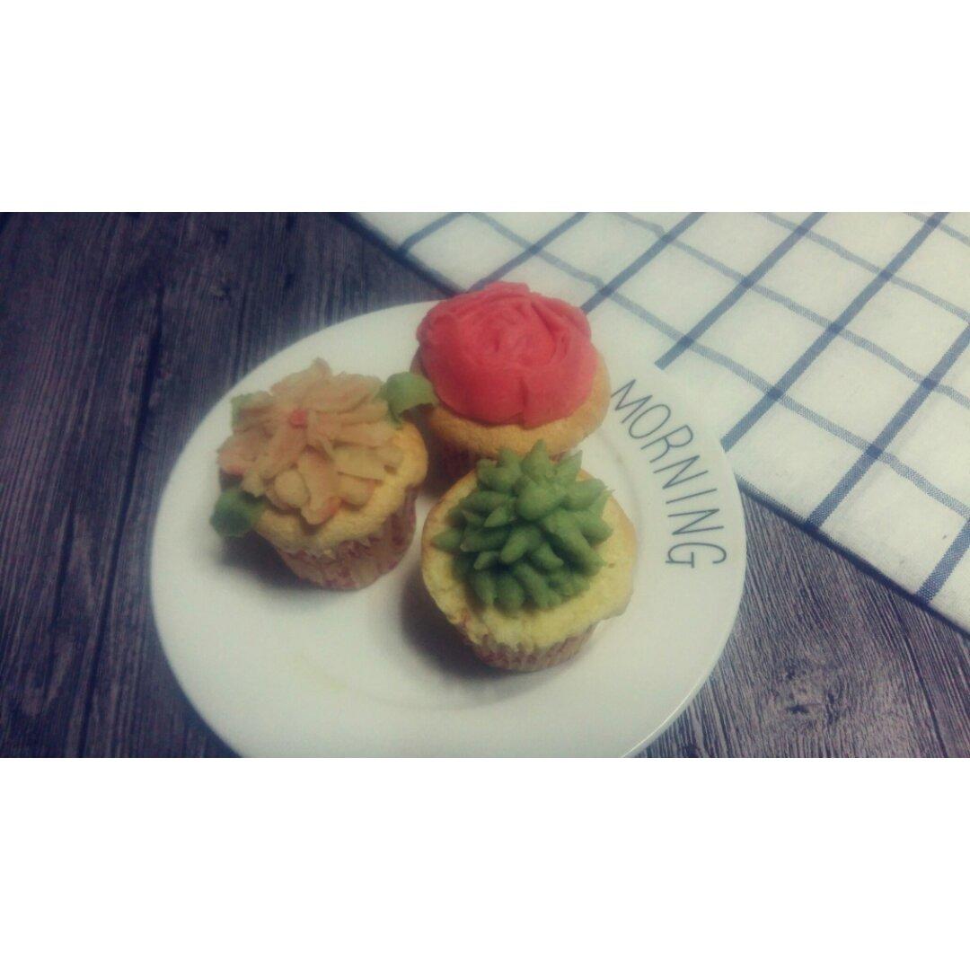 鲜奶油戚风杯子蛋糕（纸杯蛋糕）