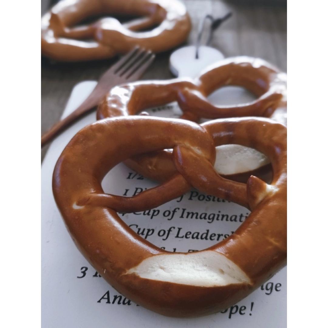 吃早餐，认真的