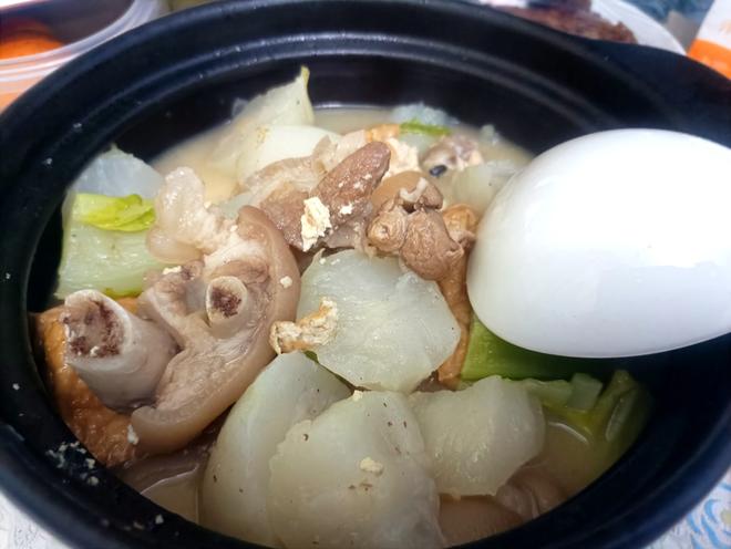 超简单暖冬汤-豆腐菜心炖猪脚的做法
