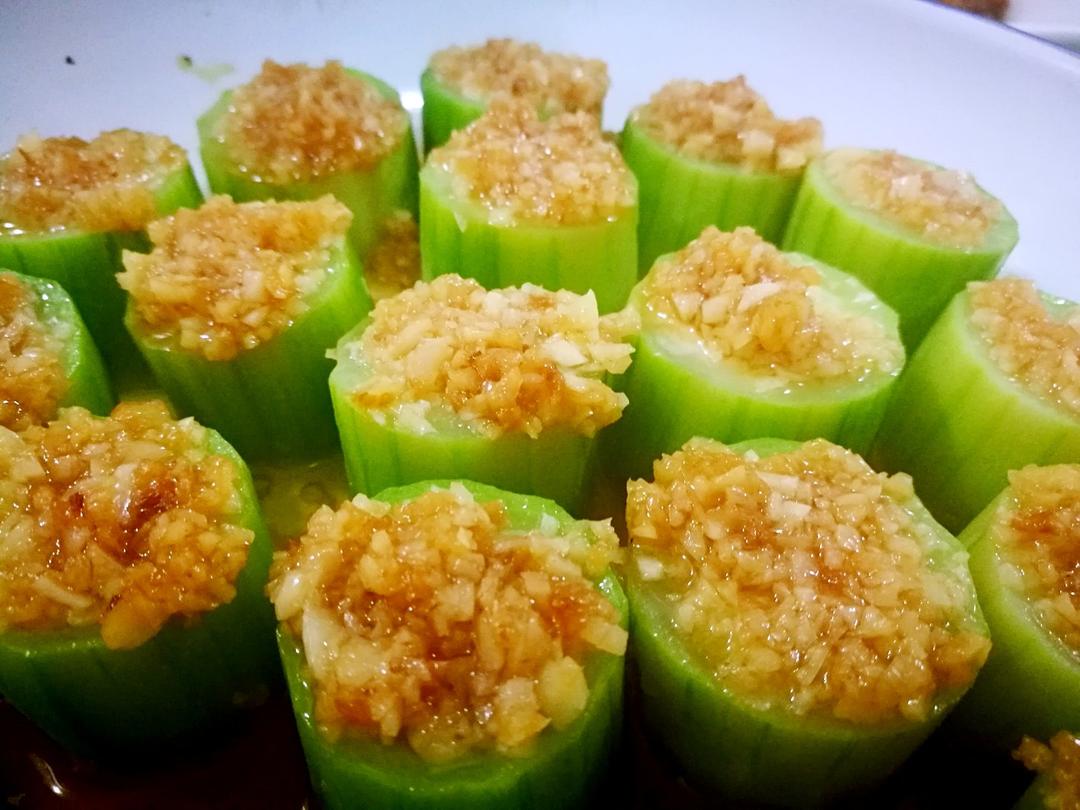 小雅麻麻做的蒜蓉蒸丝瓜