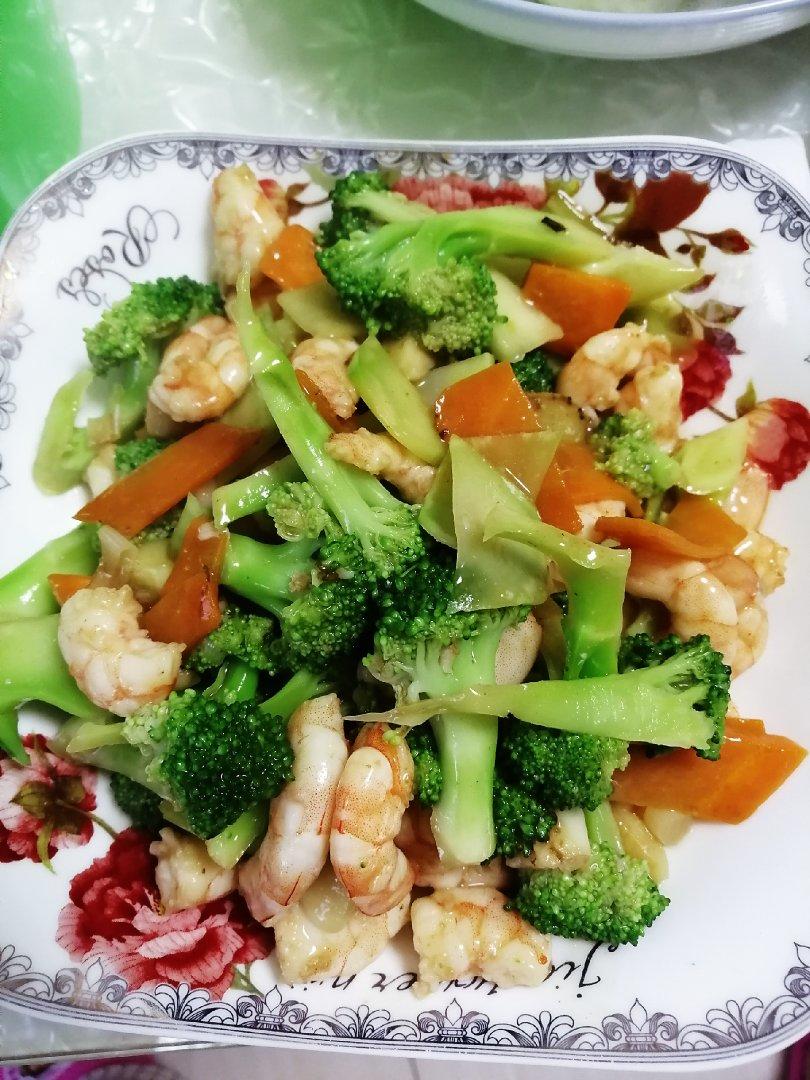 腰果虾仁炒西兰花