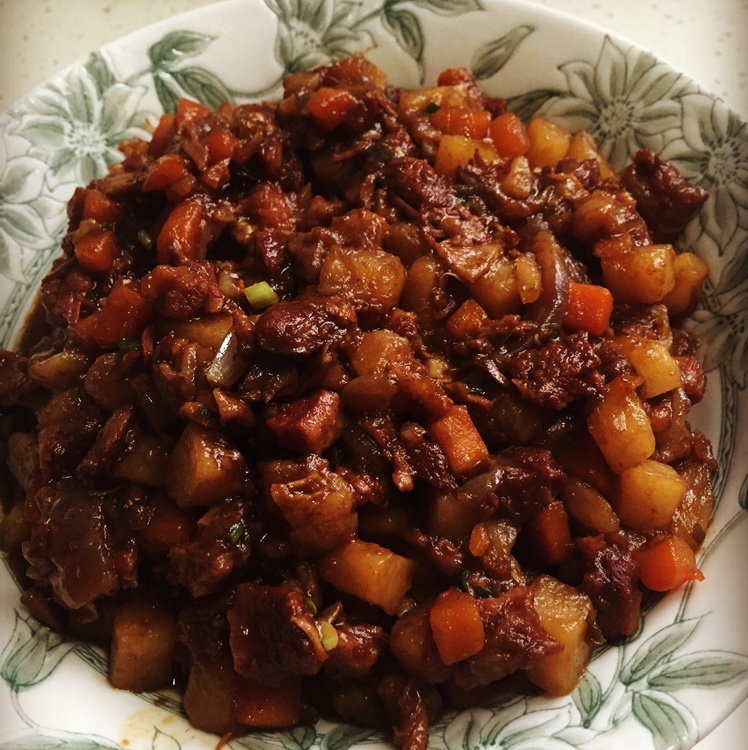 胡萝卜土豆烧牛腩