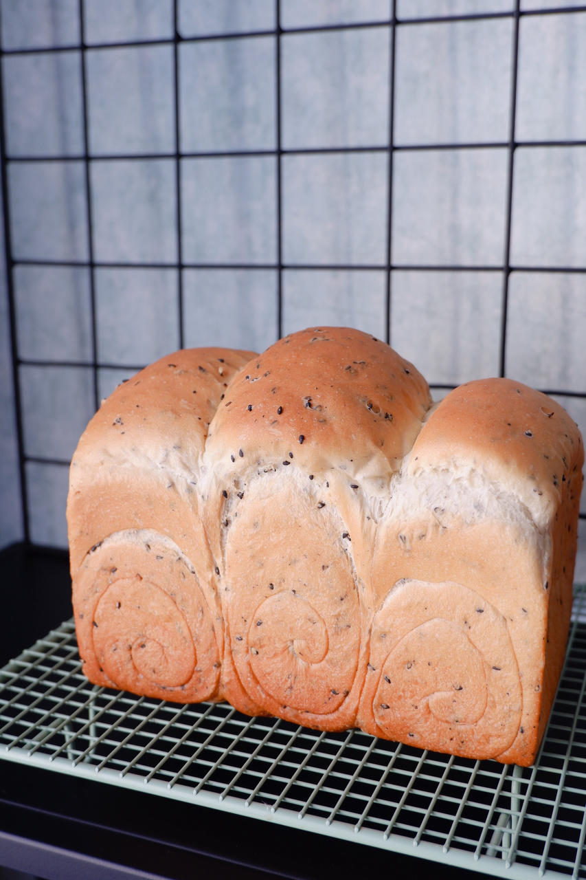 ✔️越嚼越香de黑芝麻咸吐司