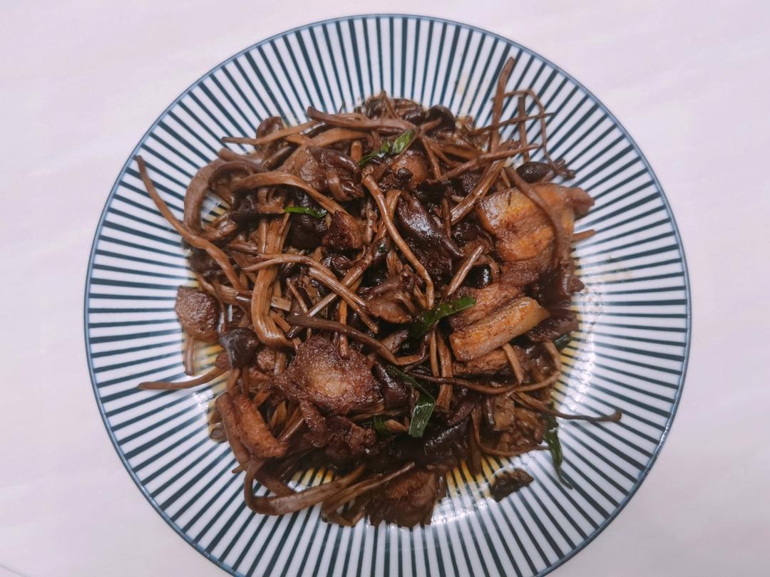 下饭神菜 | 茶树菇炒五花肉
