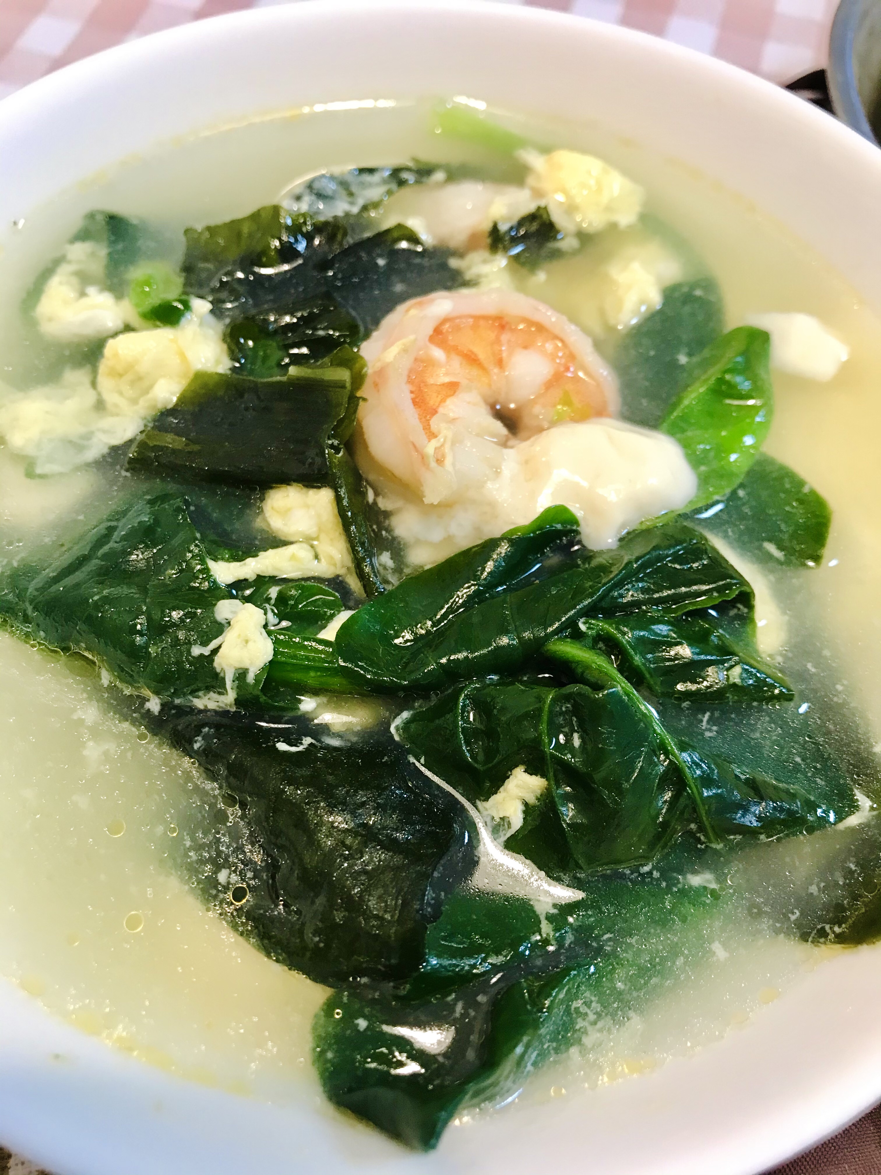 减脂健康的虾仁豆腐裙带菜汤