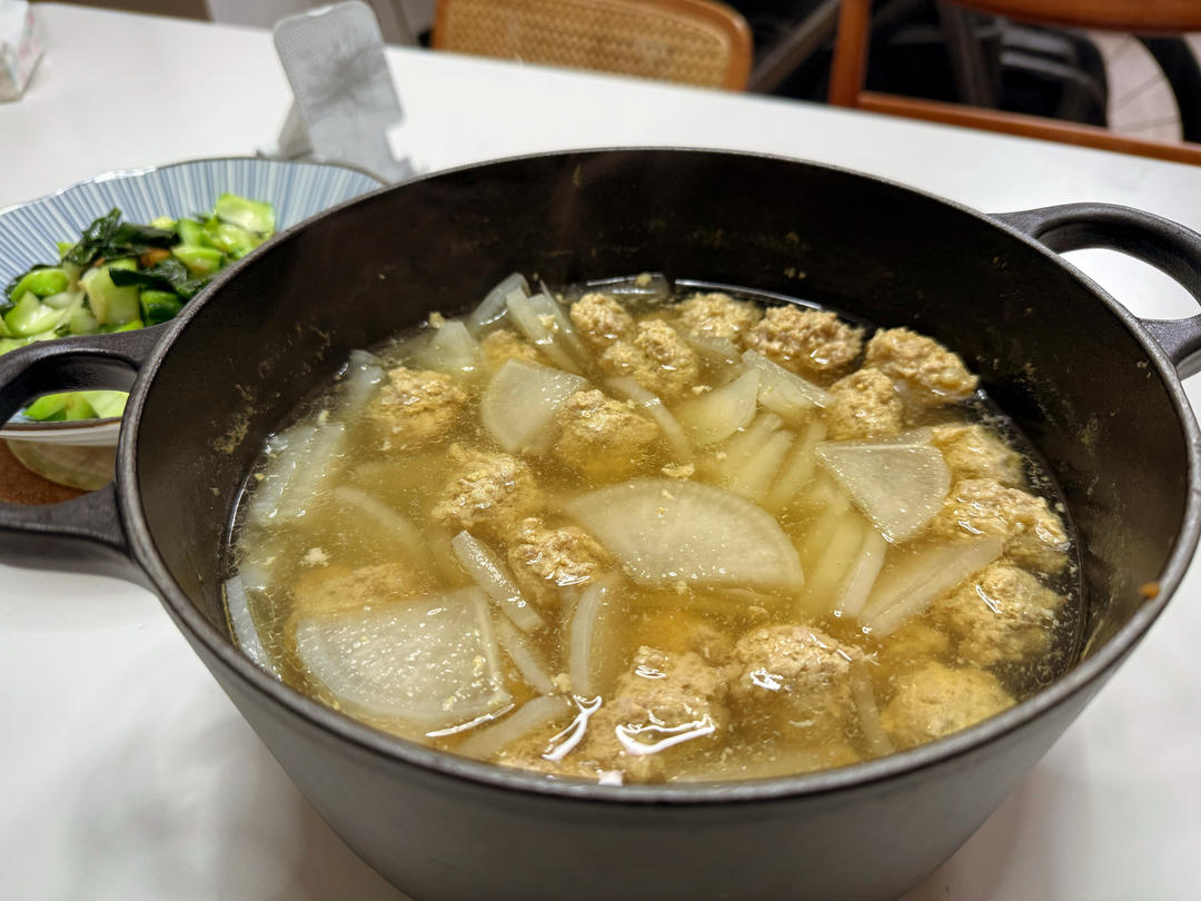 猪肉丸子萝卜汤