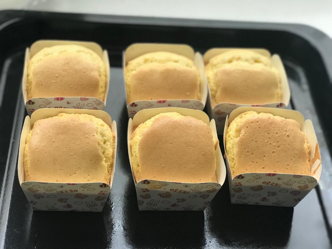 蛋香十足の海绵杯子蛋糕，伴手礼好选择。
