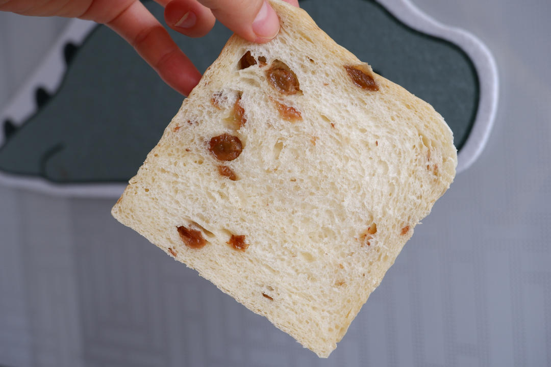 我最近每天做一个的葡萄干吐司，真的超松软好吃！