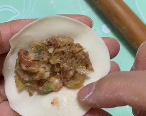 饺子的几种常用包法（附饺子包法、手工饺子皮制作视频）的做法 步骤15
