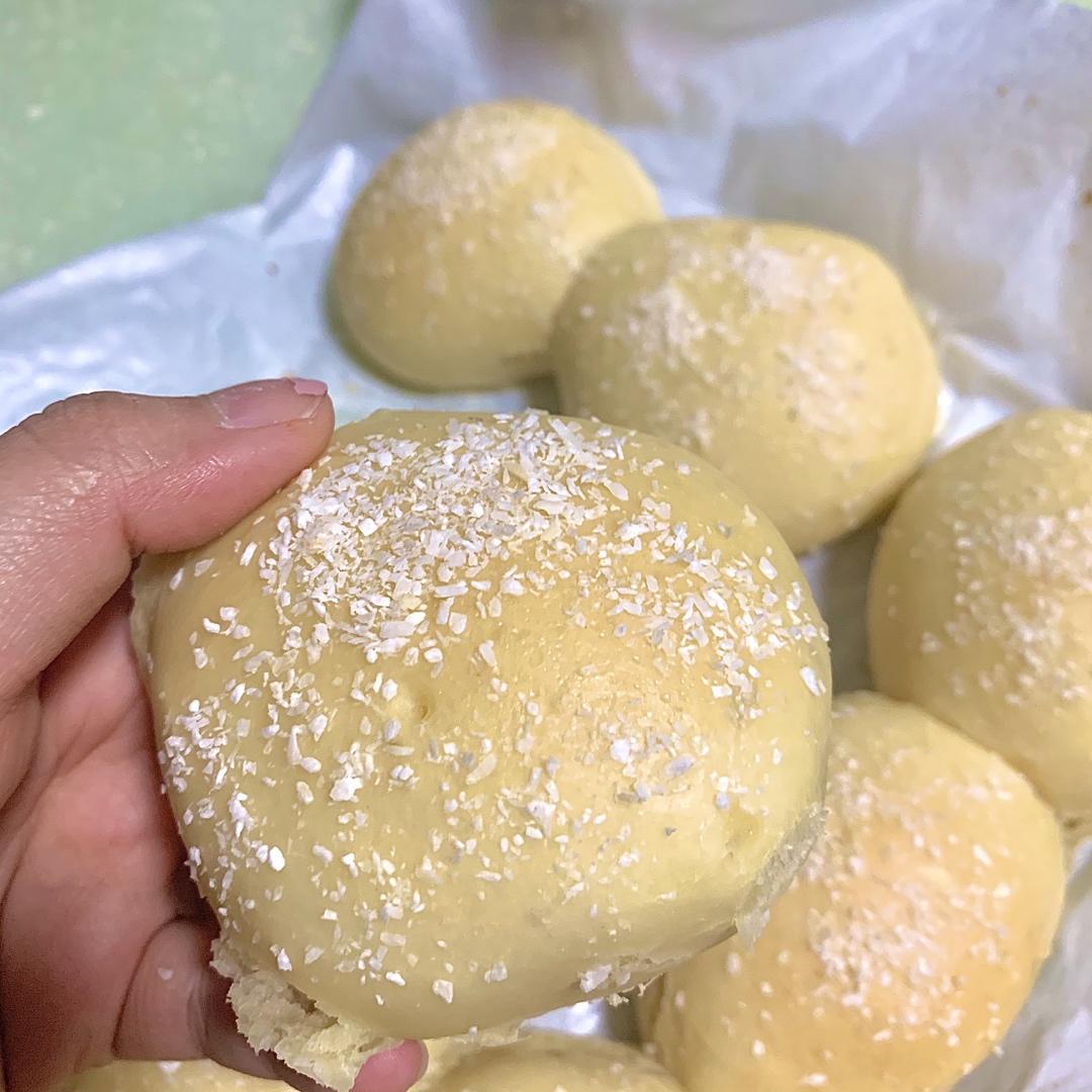 超级柔软的奶油奶酪椰蓉小餐包