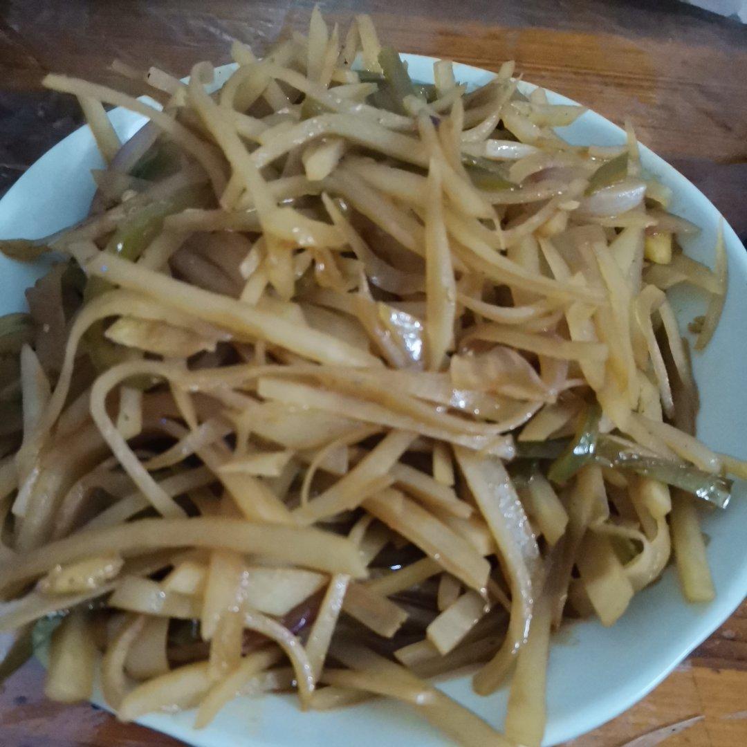 酸辣土豆丝（绝对清脆爽口，比外面卖的好吃，有诀窍！）