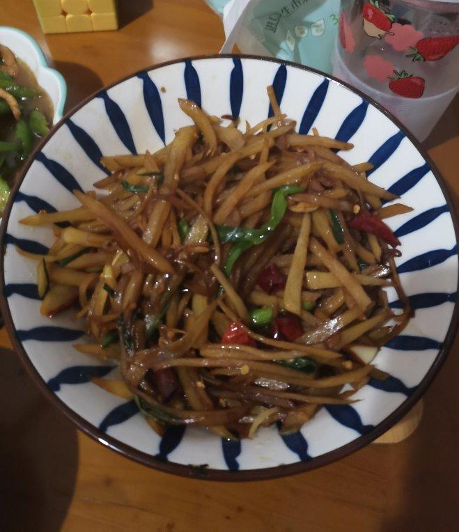 厨师长教你：“炝炒土豆丝”的家常做法，口感爽脆
