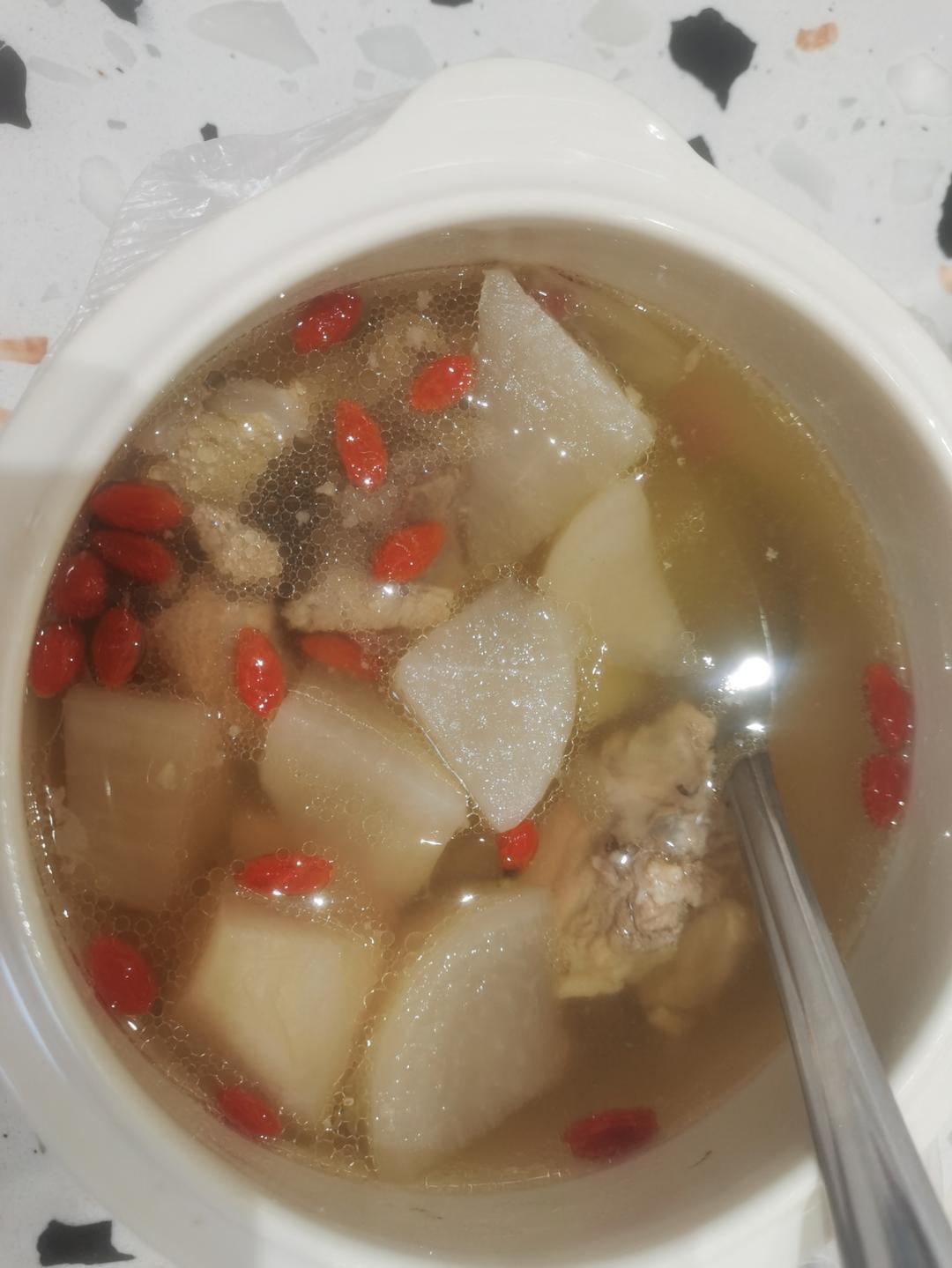 萝卜炖排骨-秋冬懒人汤