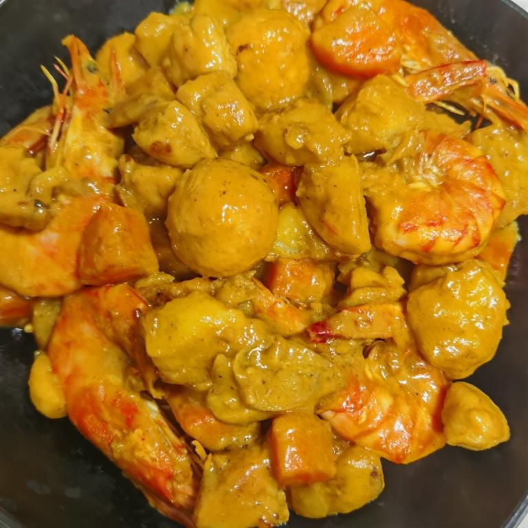 咖喱大杂烩(虾 鸡胸肉 鱼蛋)