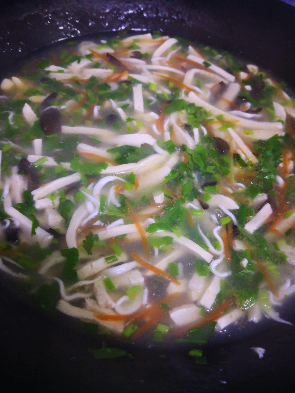 银鱼豆腐汤