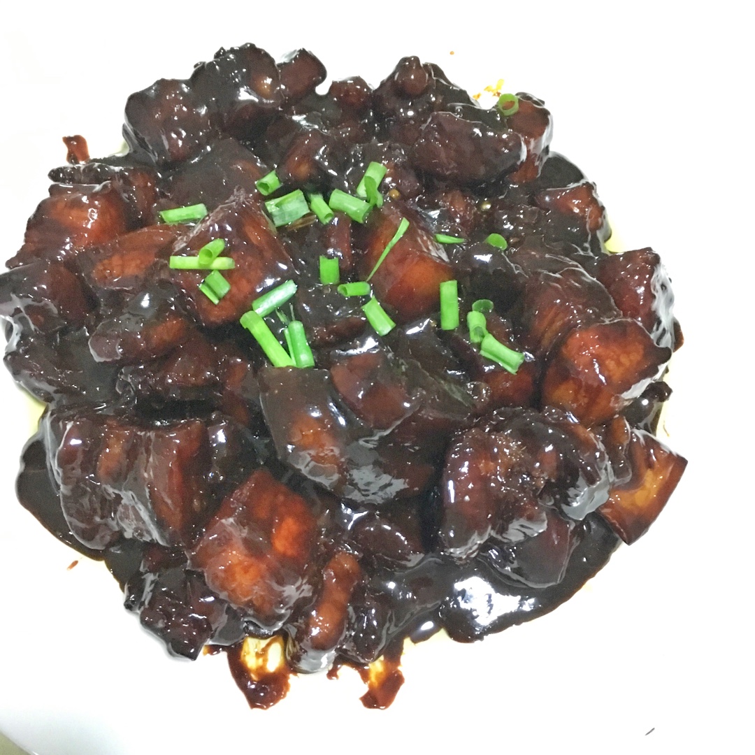 吃着碗里望着锅里的红烧肉