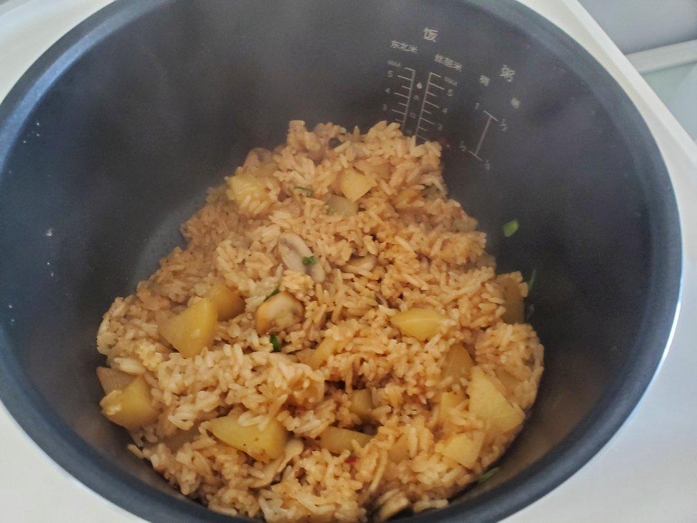 土豆焖饭（电饭锅版）