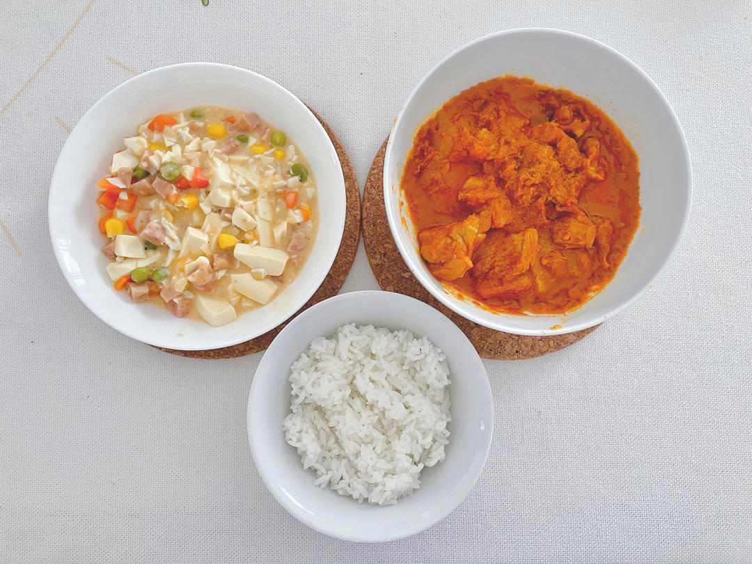 营养又鲜香的咸蛋黄豆腐煲
