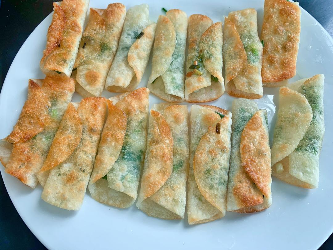 宝宝辅食#饺子皮葱油饼#