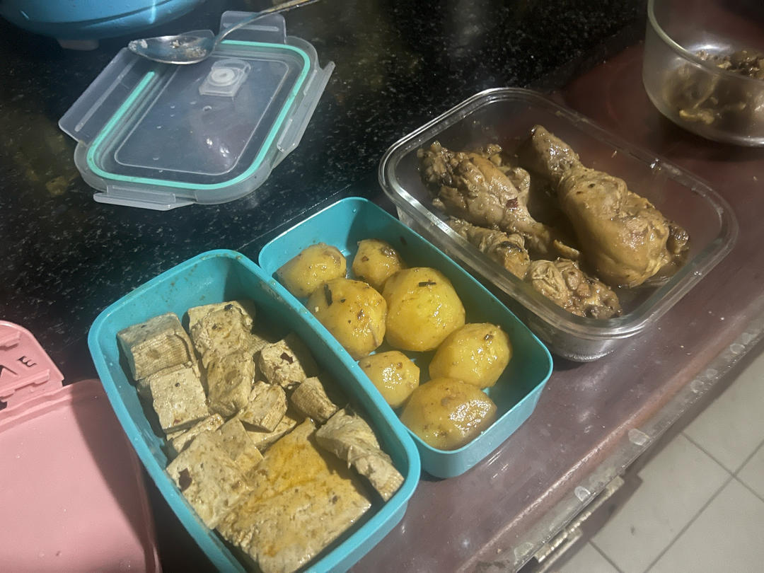 卤鸡腿土豆鸡蛋