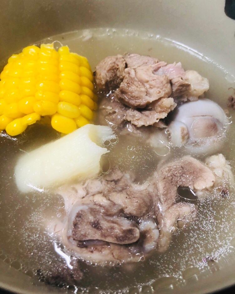 莲藕排骨玉米汤（从这道汤说起，如何煲一碗好喝的汤）