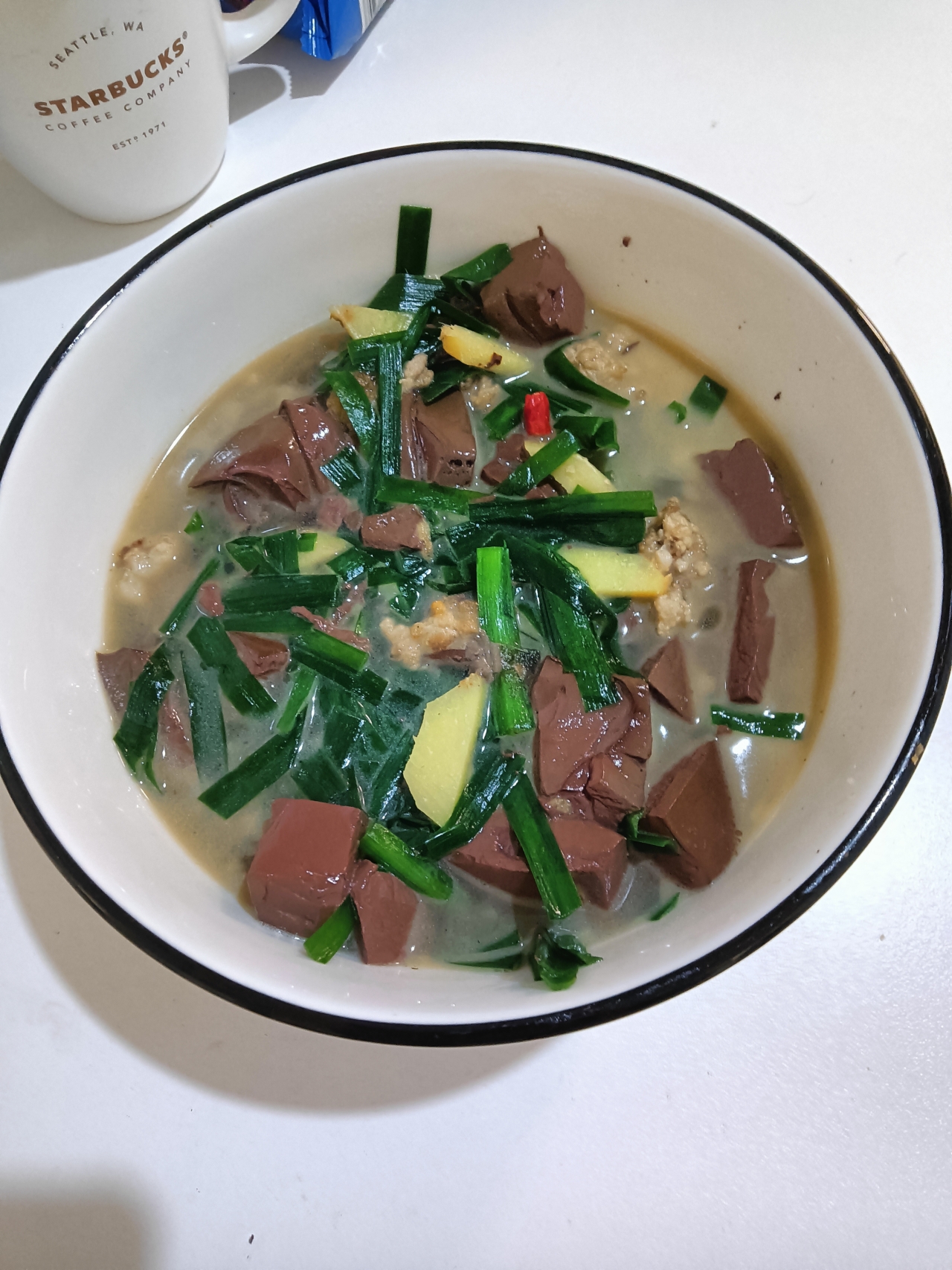 猪红韭菜汤
