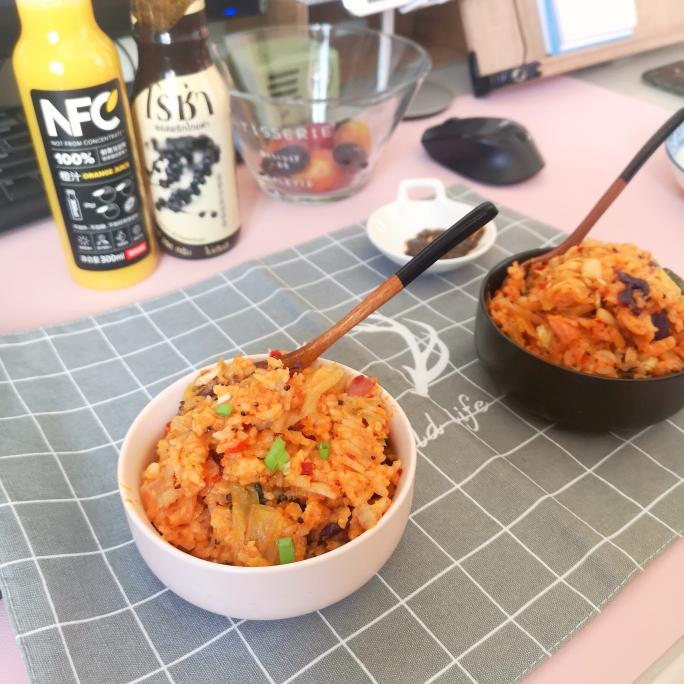 辣白菜培根炒饭的做法