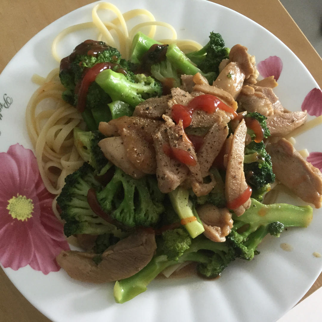 黑椒鸡丝意面