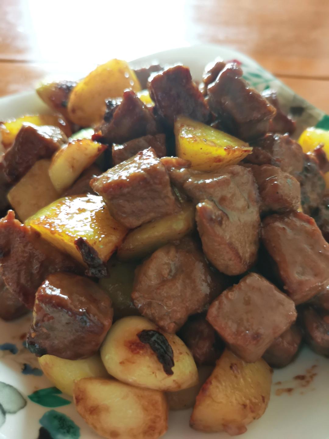 好吃到舔盘的蒜香黑椒牛肉粒