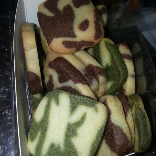 双色大理石纹饼干制作方法（花纹整形详细图解版）
