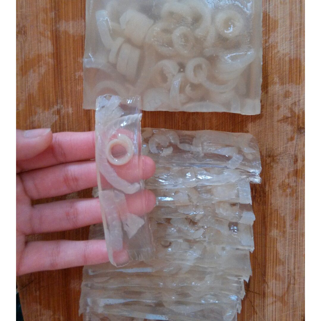 简单蒸出晶莹剔透的水晶肉皮冻