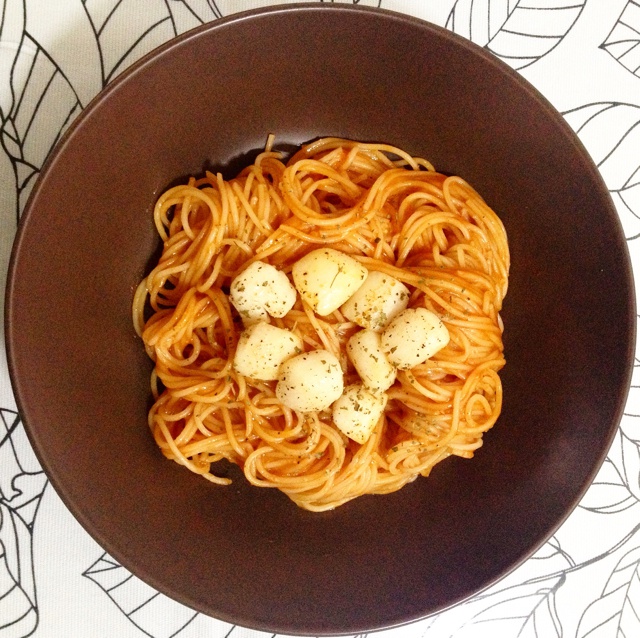 茄汁意面配嫩煎带子