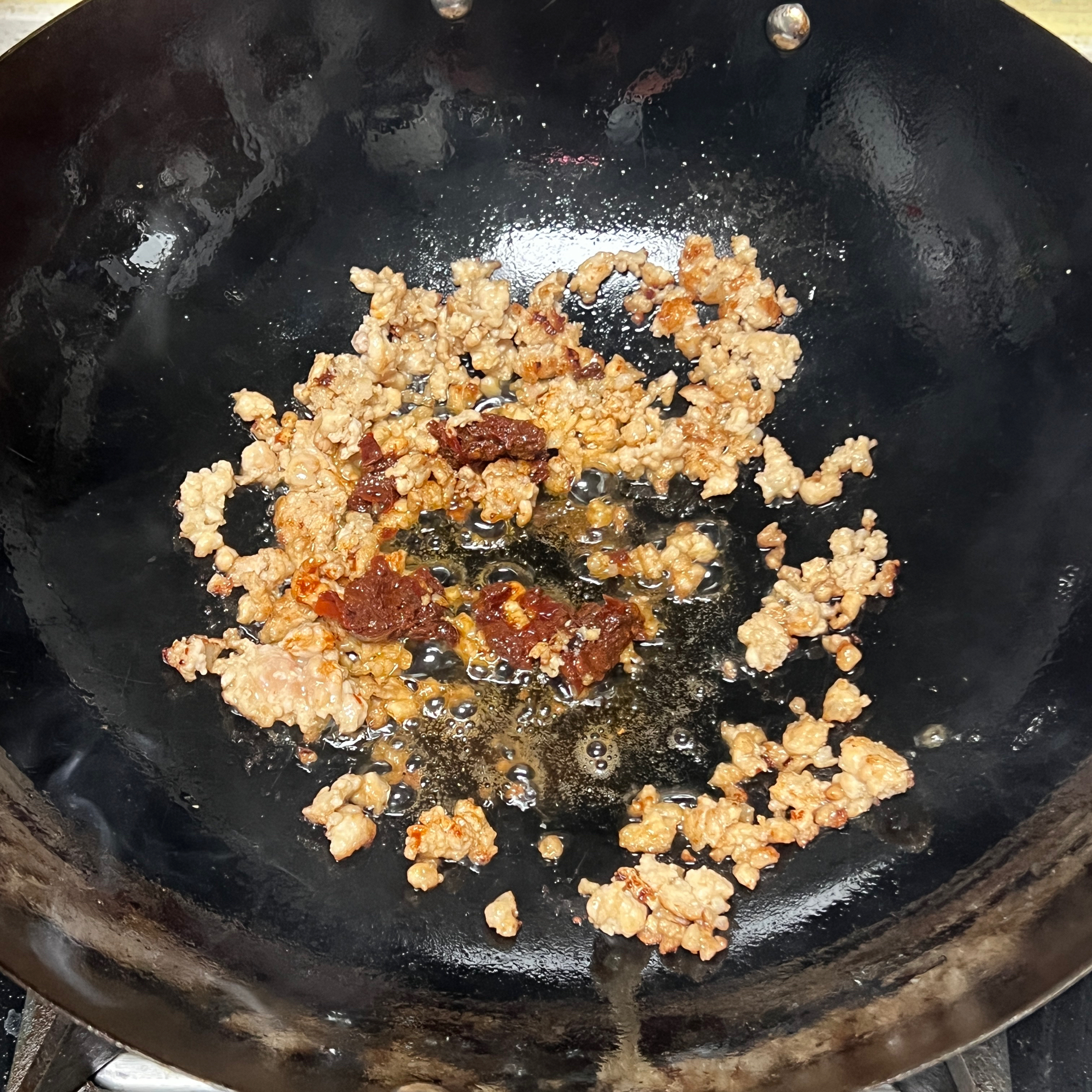 肉末香菇煎豆腐的做法 步骤2