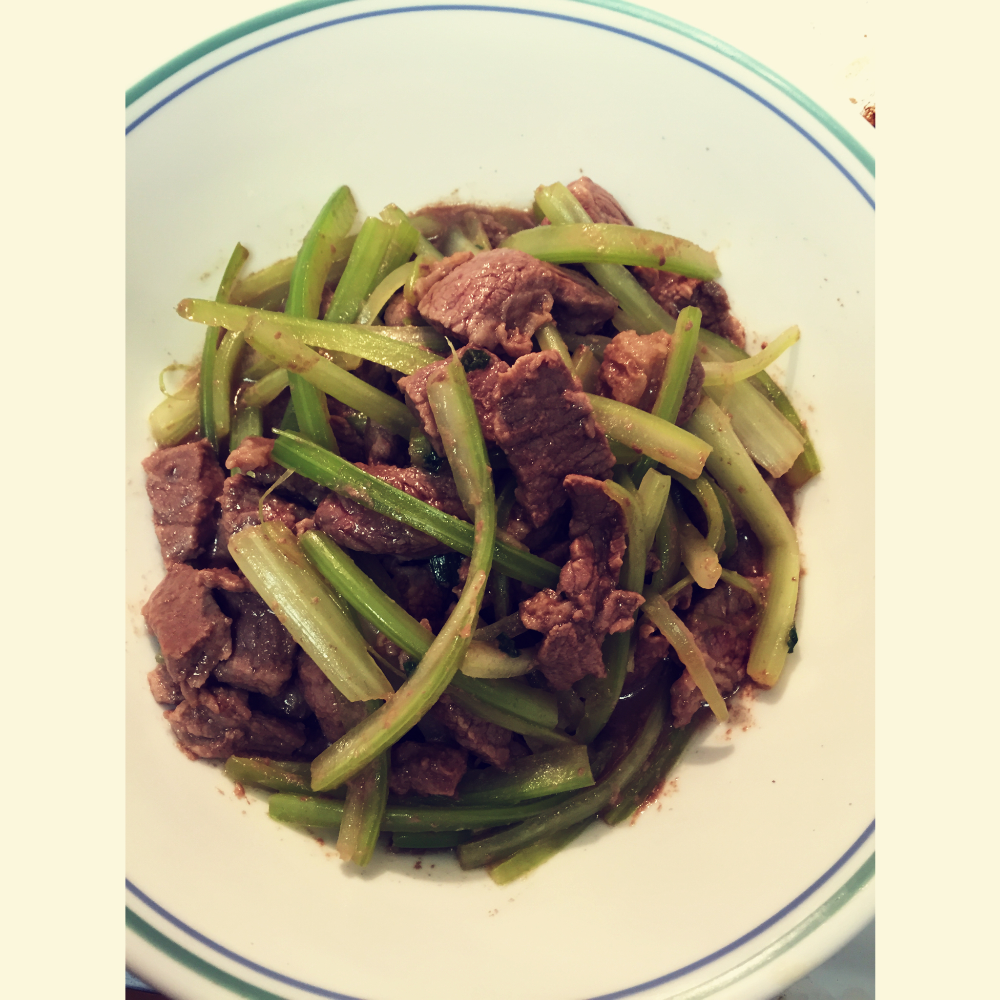 芹菜炒牛肉