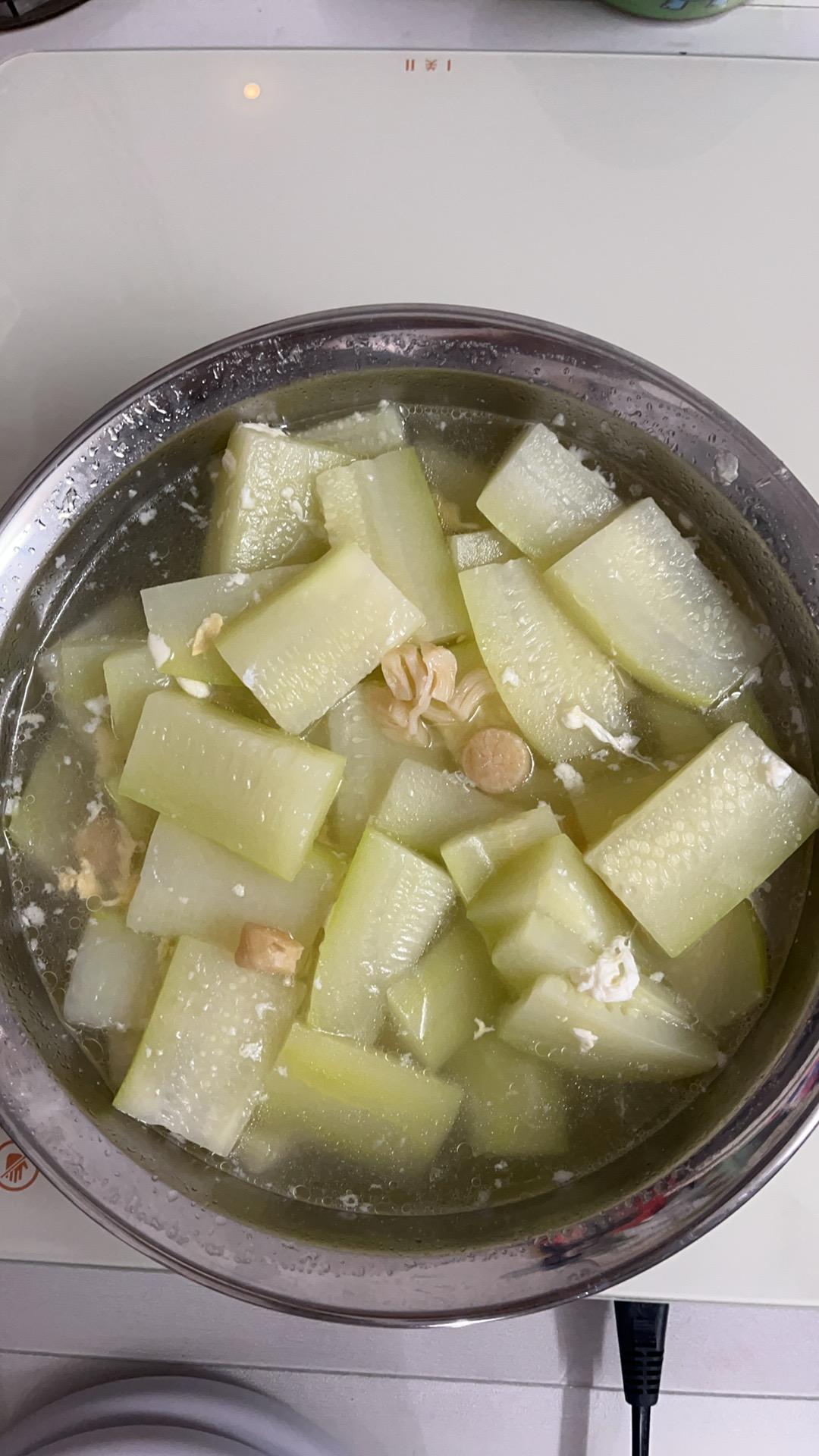 瑶柱咸蛋节瓜汤（家常菜）