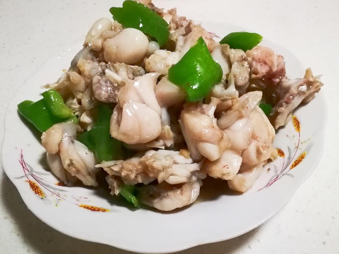 青椒炒牛蛙的做法