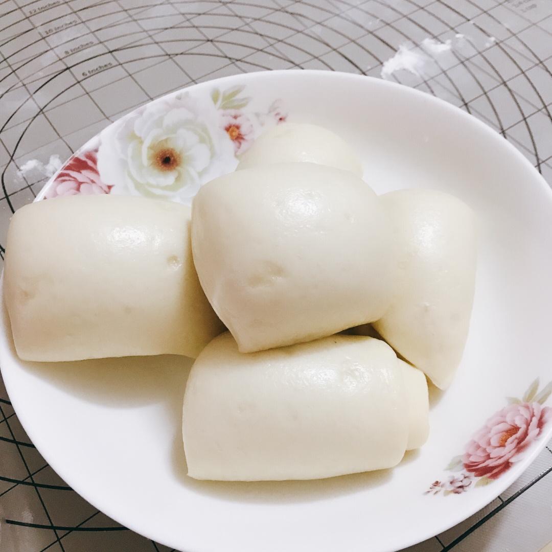 暄软可口的豆沙包