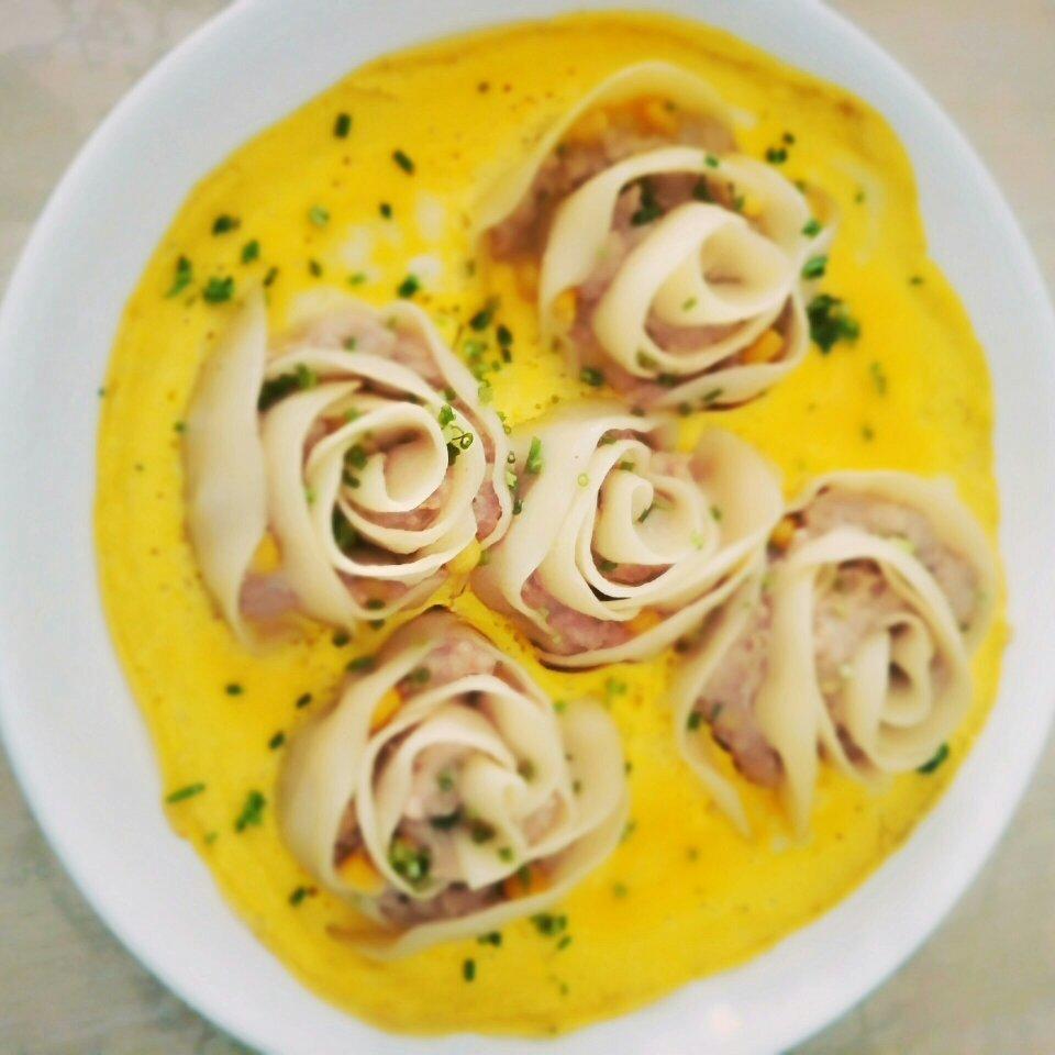 玫瑰花抱蛋煎饺