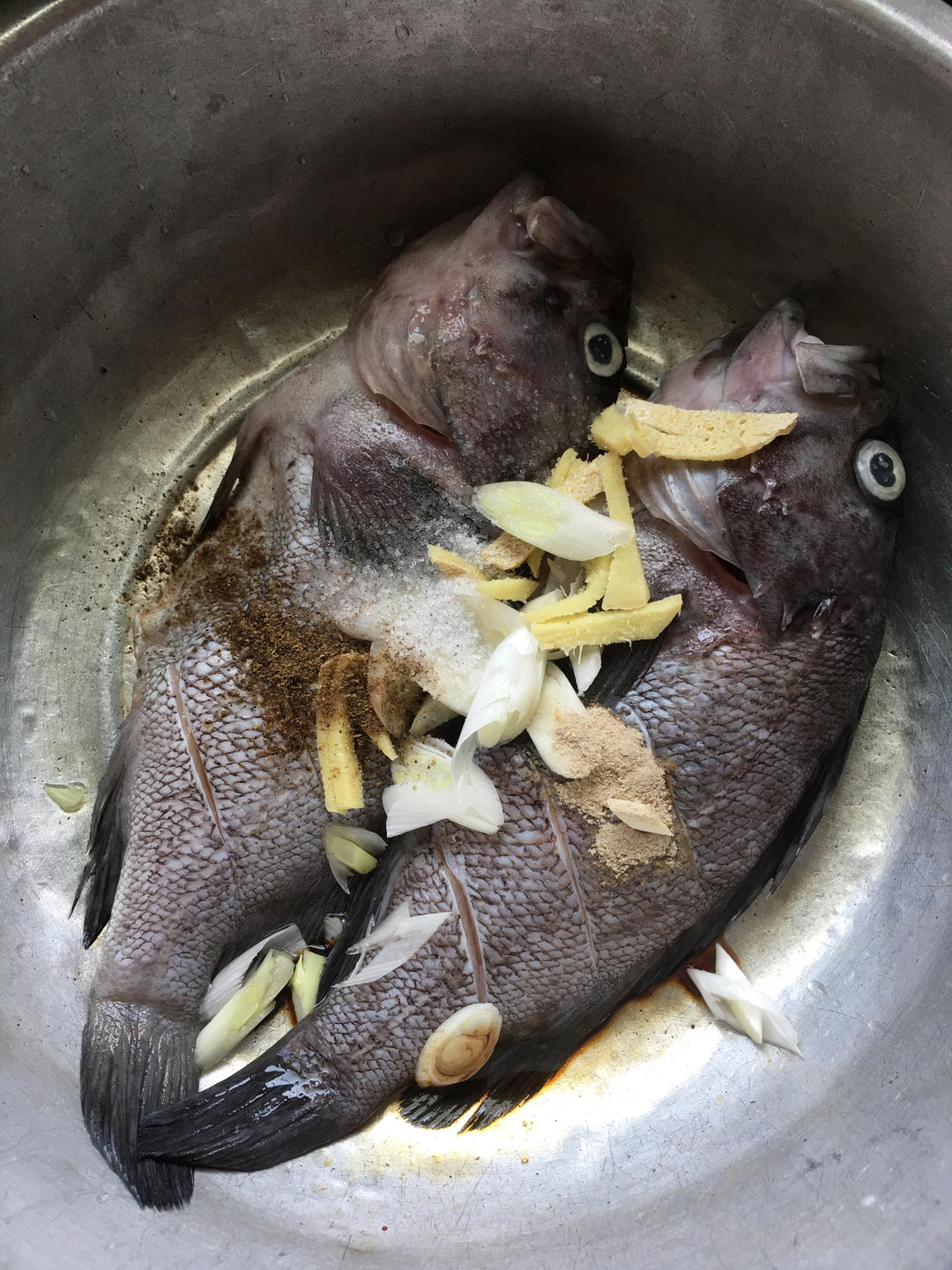 原味༄「清蒸海黑鱼🐟」༄的做法 步骤4