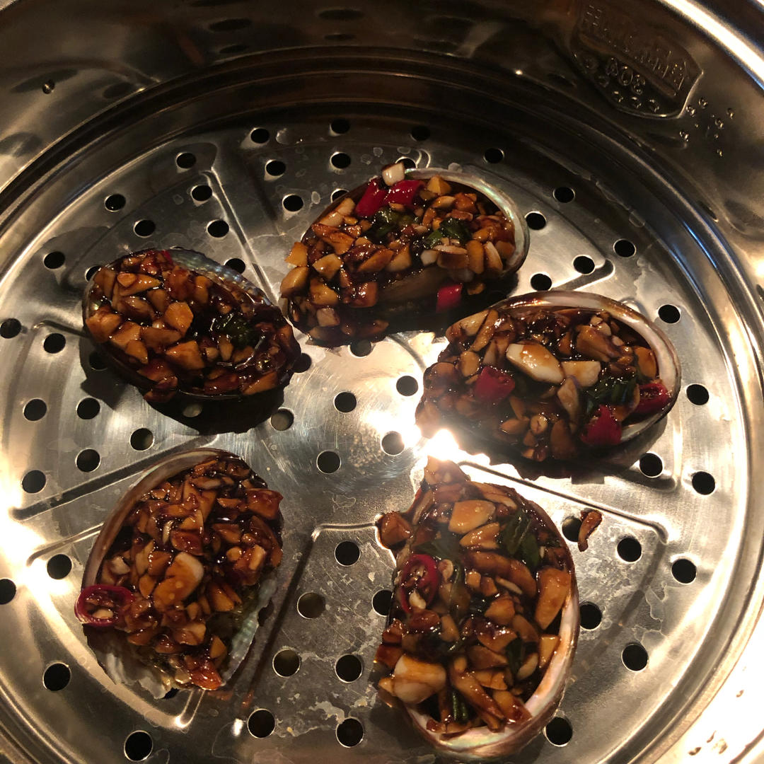 家人连蒜末都不放过的蒜蓉鲍鱼