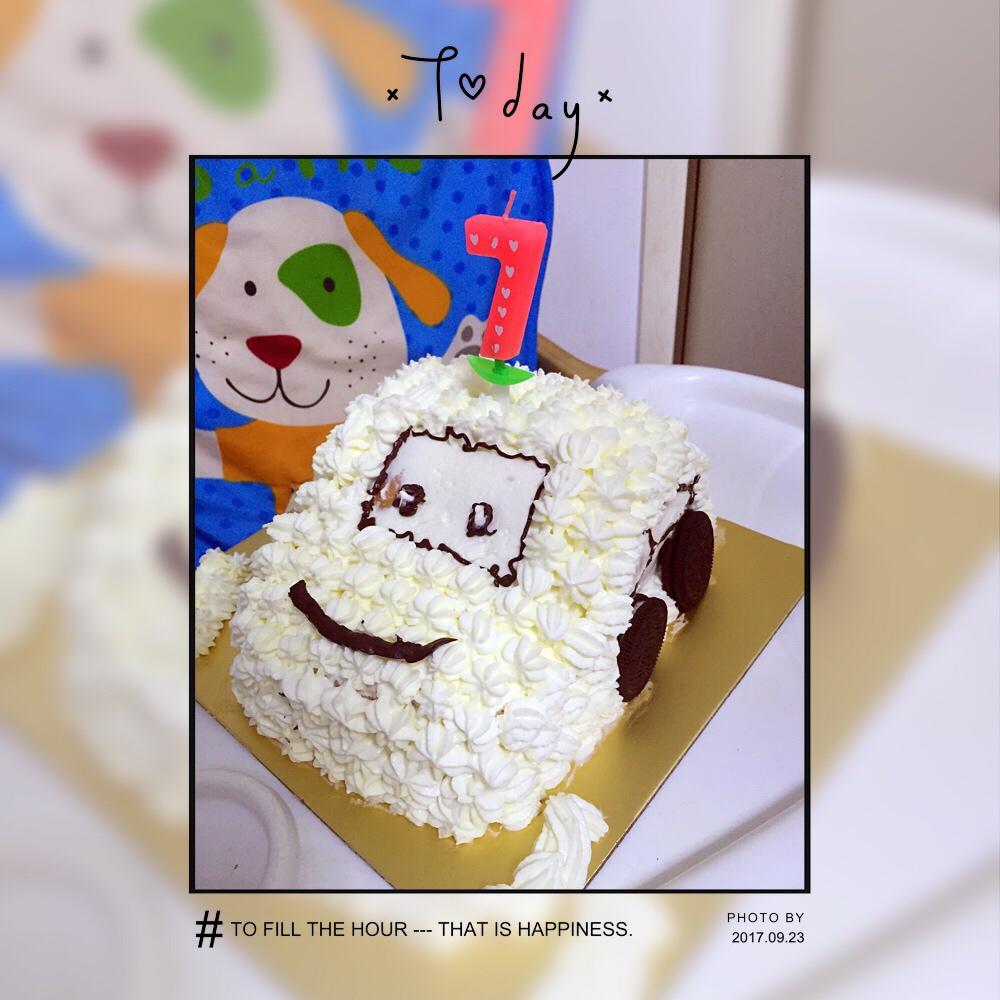 小汽车造型奶油蛋糕