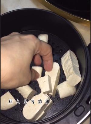 空气炸锅豆腐--外酥内嫩无油烤豆腐泡的做法 步骤2
