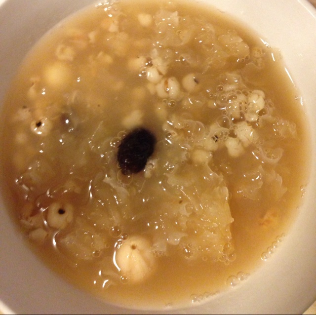 红枣银耳薏米粥