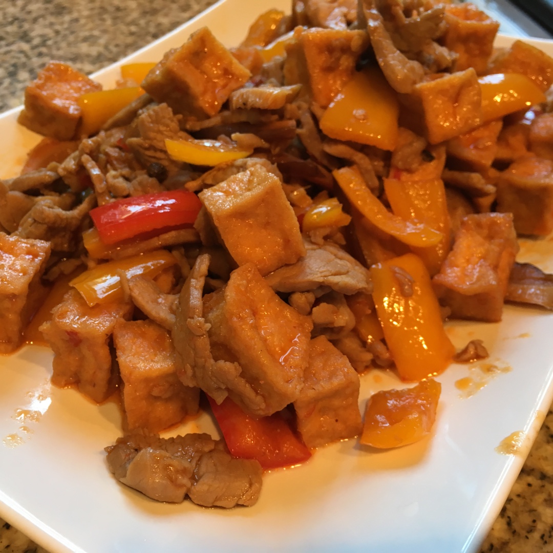 豆腐泡炒肉片