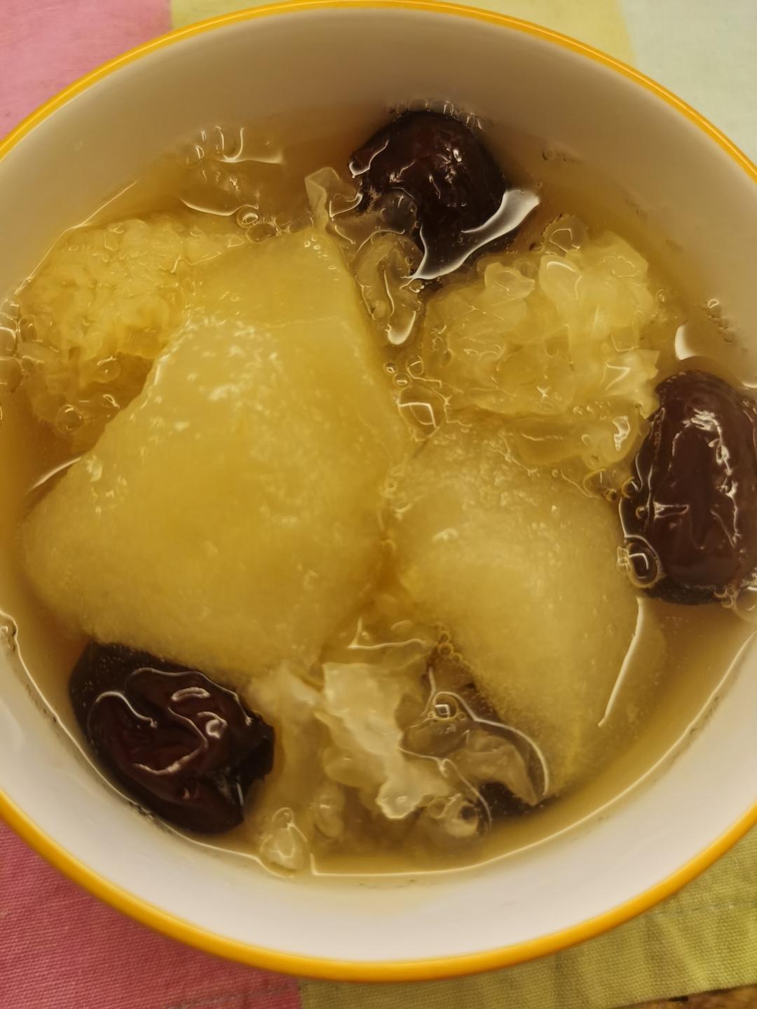 冰糖银耳梨汤